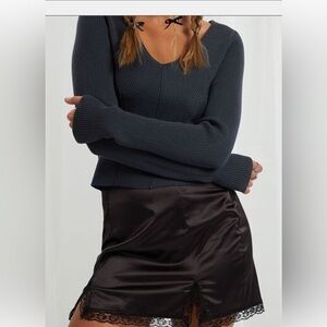 Beverly & Beck V-Neck Ribbed Knit Sweater Gray Size Large “Eco Katrina”